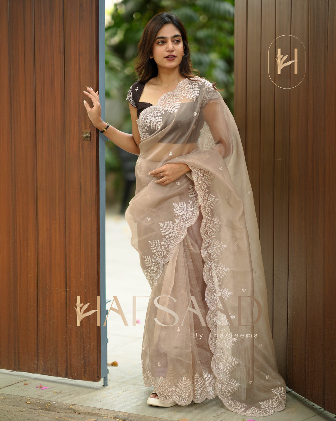Aarohi - Semi organza saree