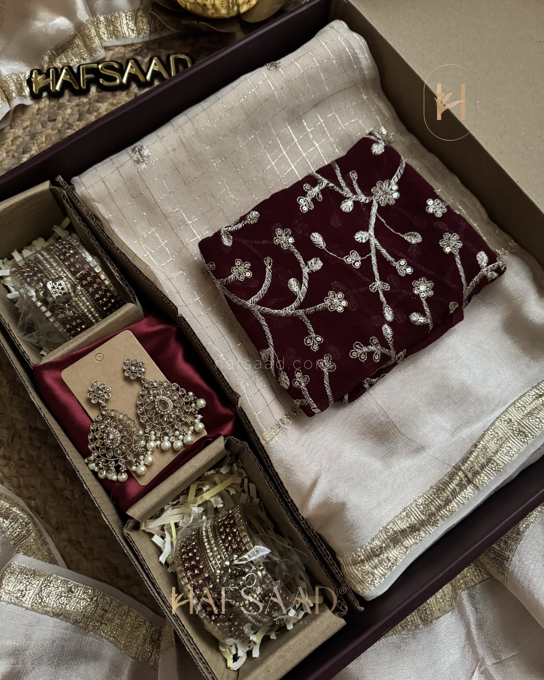 Mathu Saree Gift Combo (Off White)
