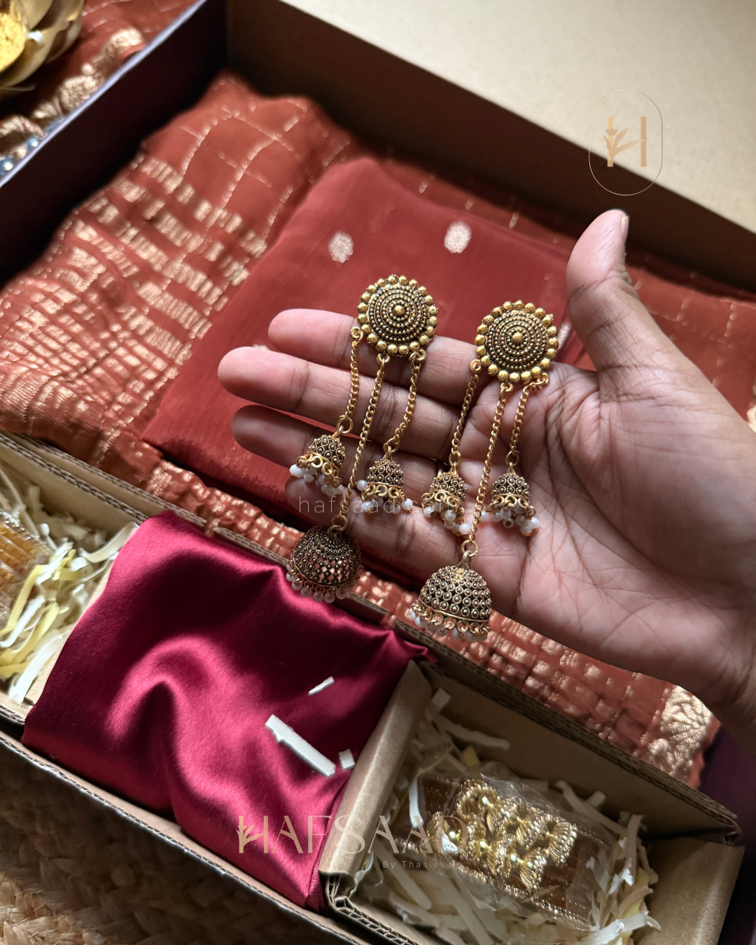 Madras Kapi Saree Gift Combo