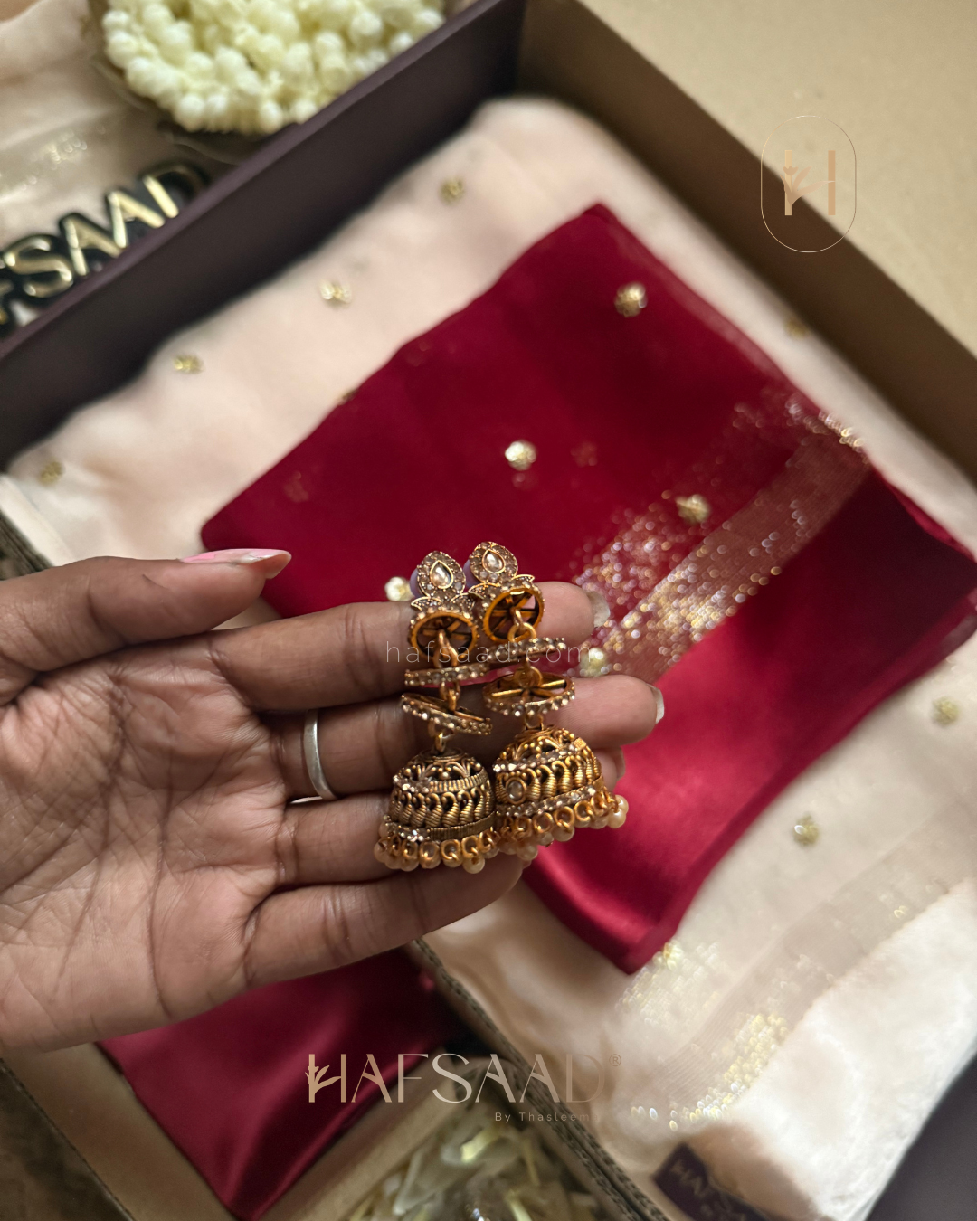Mira Saree Gift Combo (Ruby creme)
