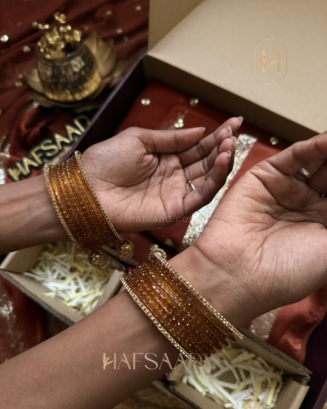 Mira Saree Gift Combo(Espresso)
