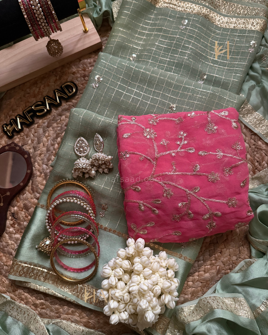 Mathu Saree Gift Combo (Green)