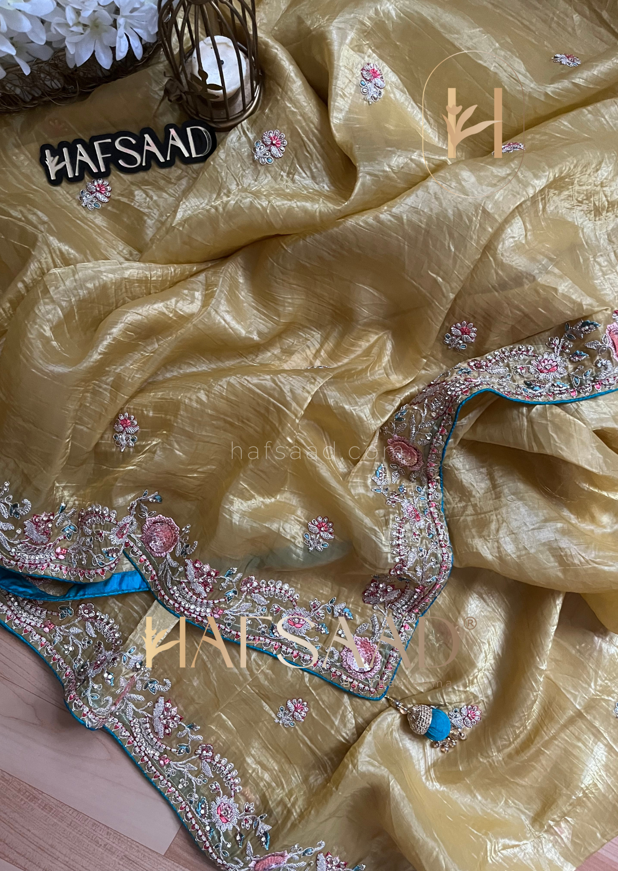 Vinisha - Textured silk saree