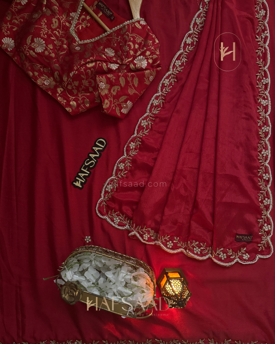 Himanshi - Chinnon saree