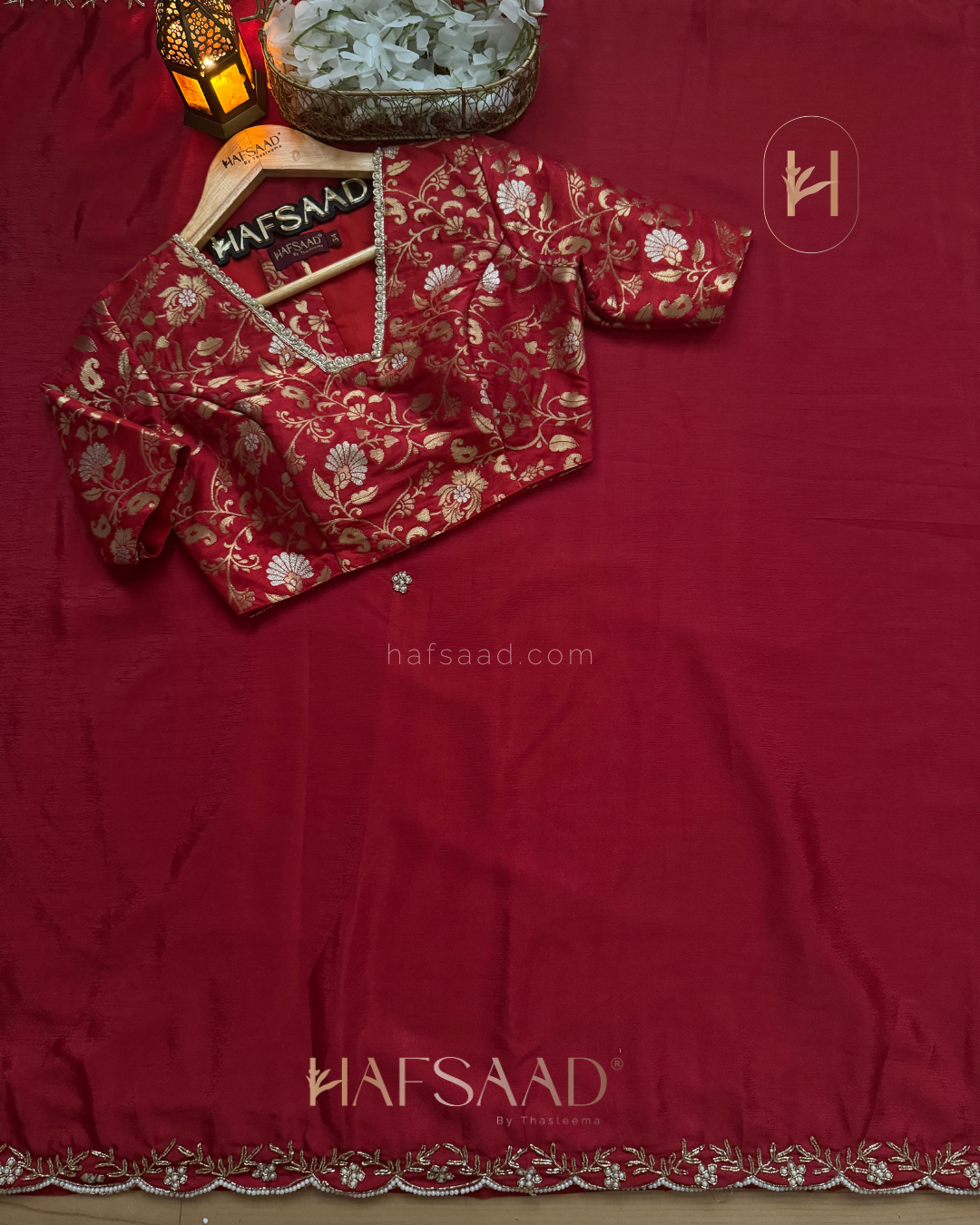 Himanshi - Chinnon saree