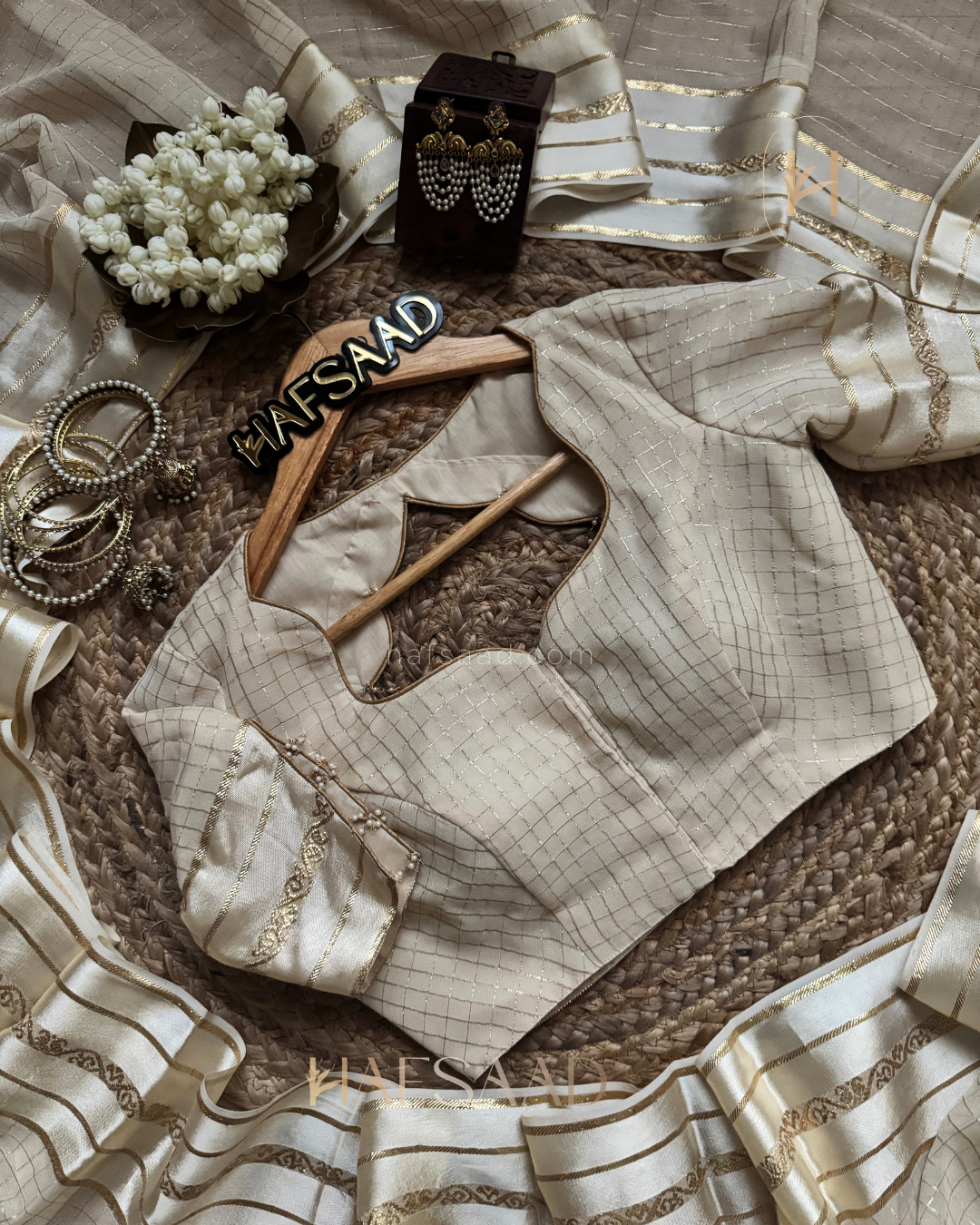 Ishika- pure viscose saree (Off-White)