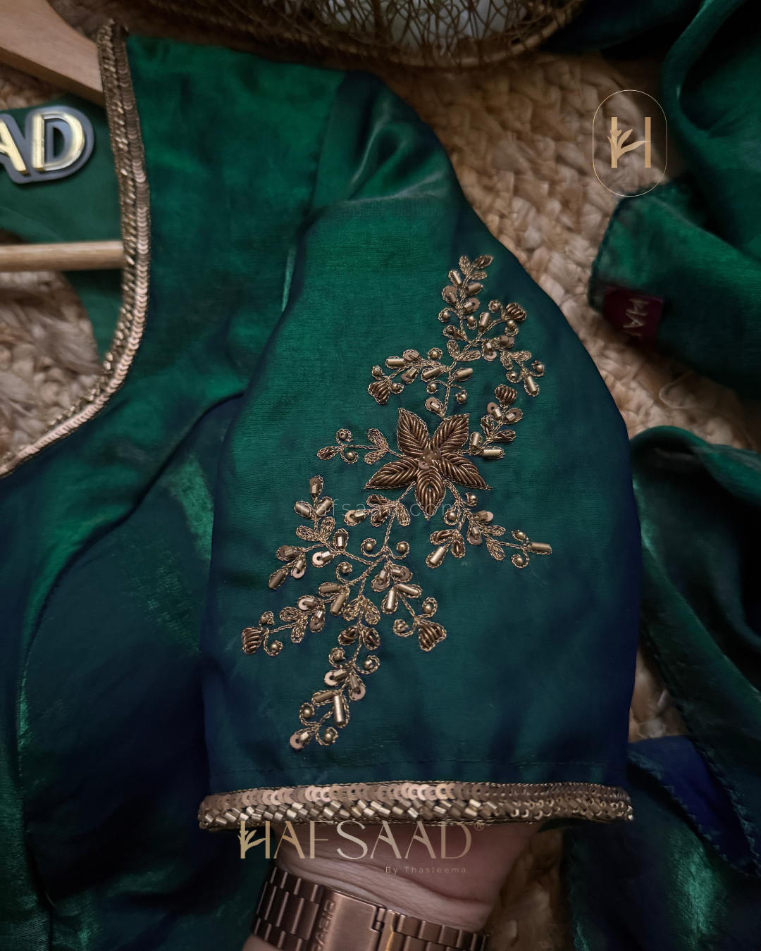 Rouge elbow sleeve - Artisanal handwork saree (Emerald Waves)