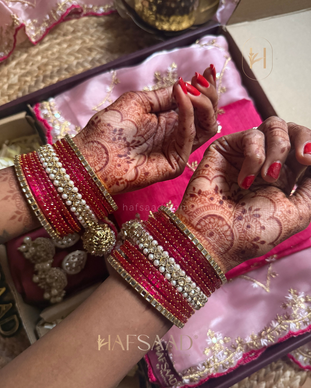 Gulabi Saree Gift Combo (Pink)