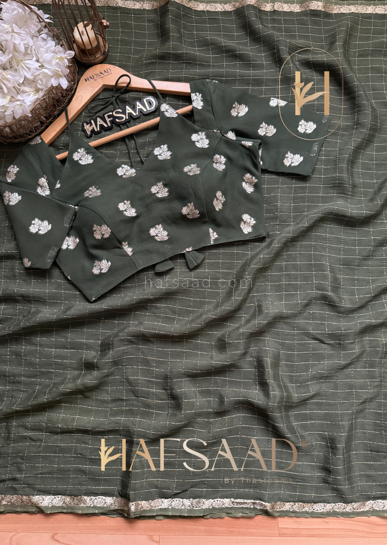 Madrasi - Premium crushed chinnon saree (Green)