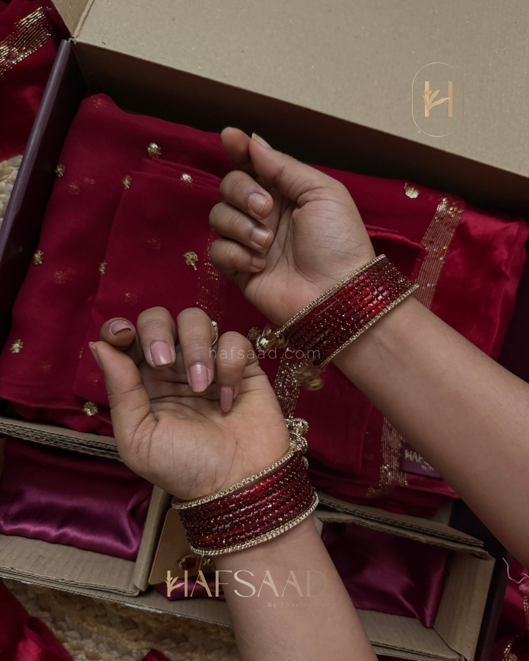 Mira Saree Gift Combo (Red)