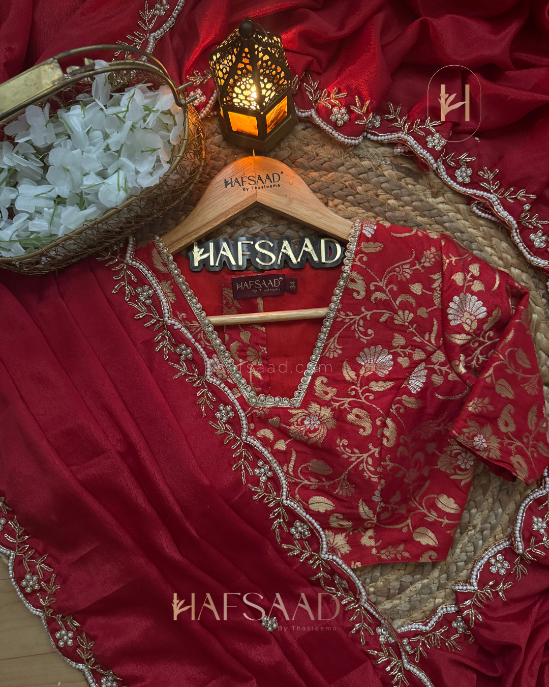 Himanshi - Chinnon saree