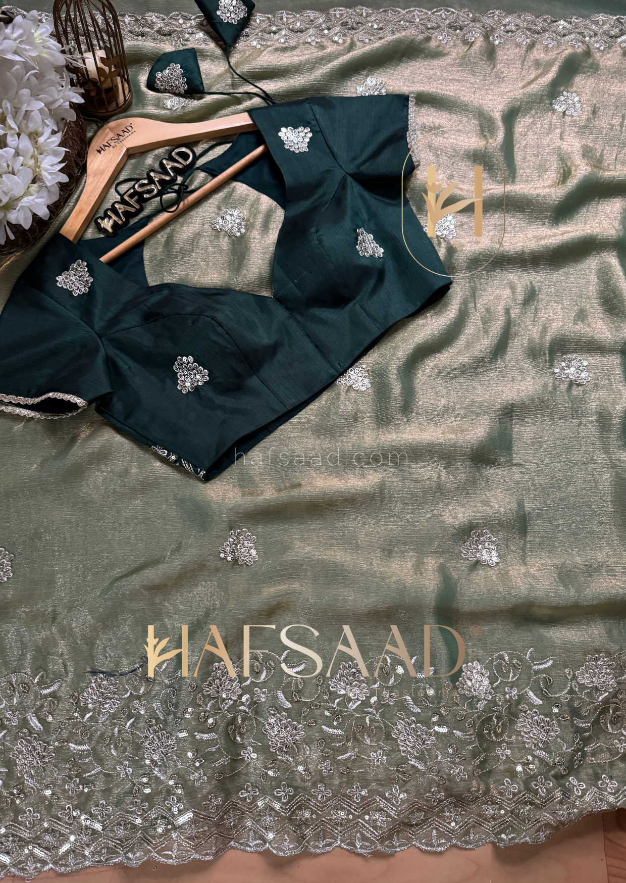 Tanzeel - Fluid organza saree