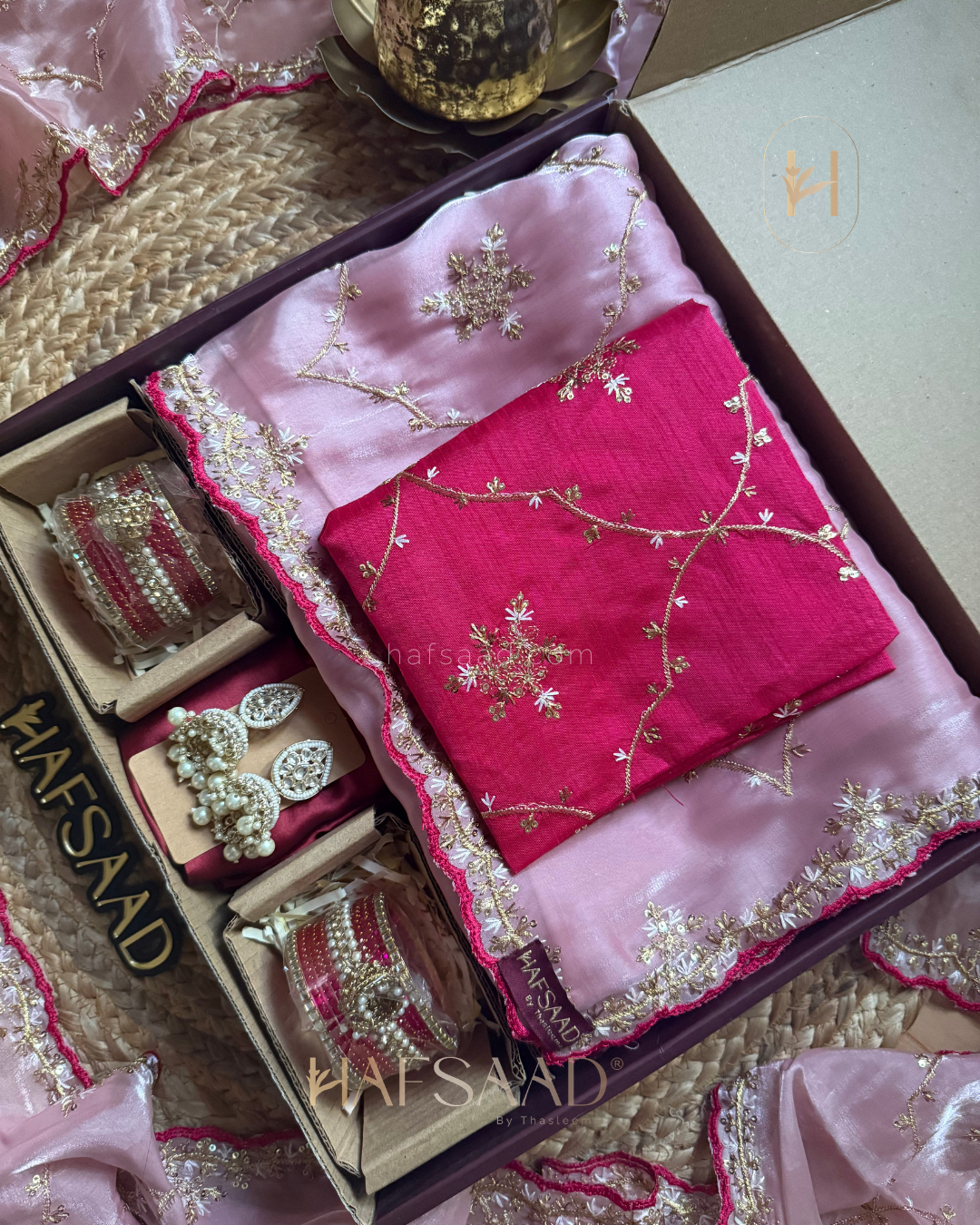 Gulabi Saree Gift Combo (Pink)