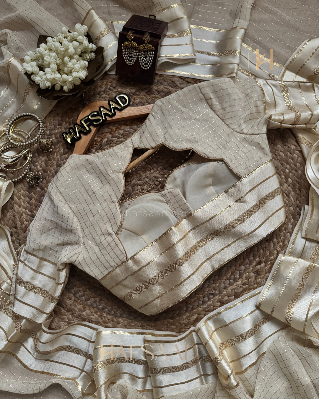 Ishika- pure viscose saree (Off-White)