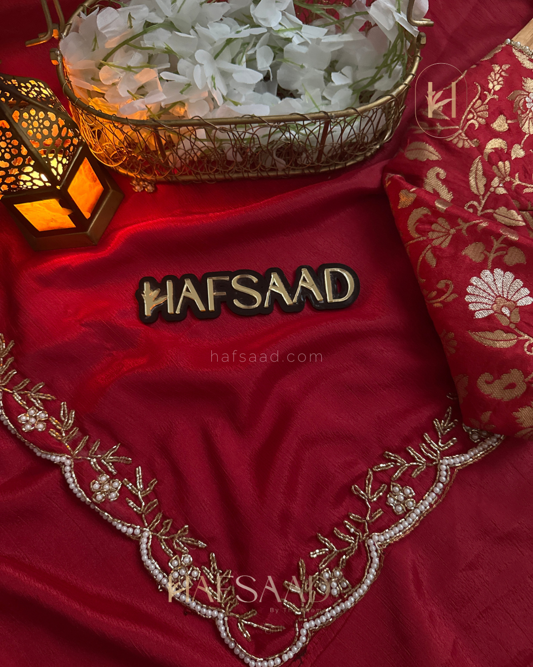 Himanshi - Chinnon saree