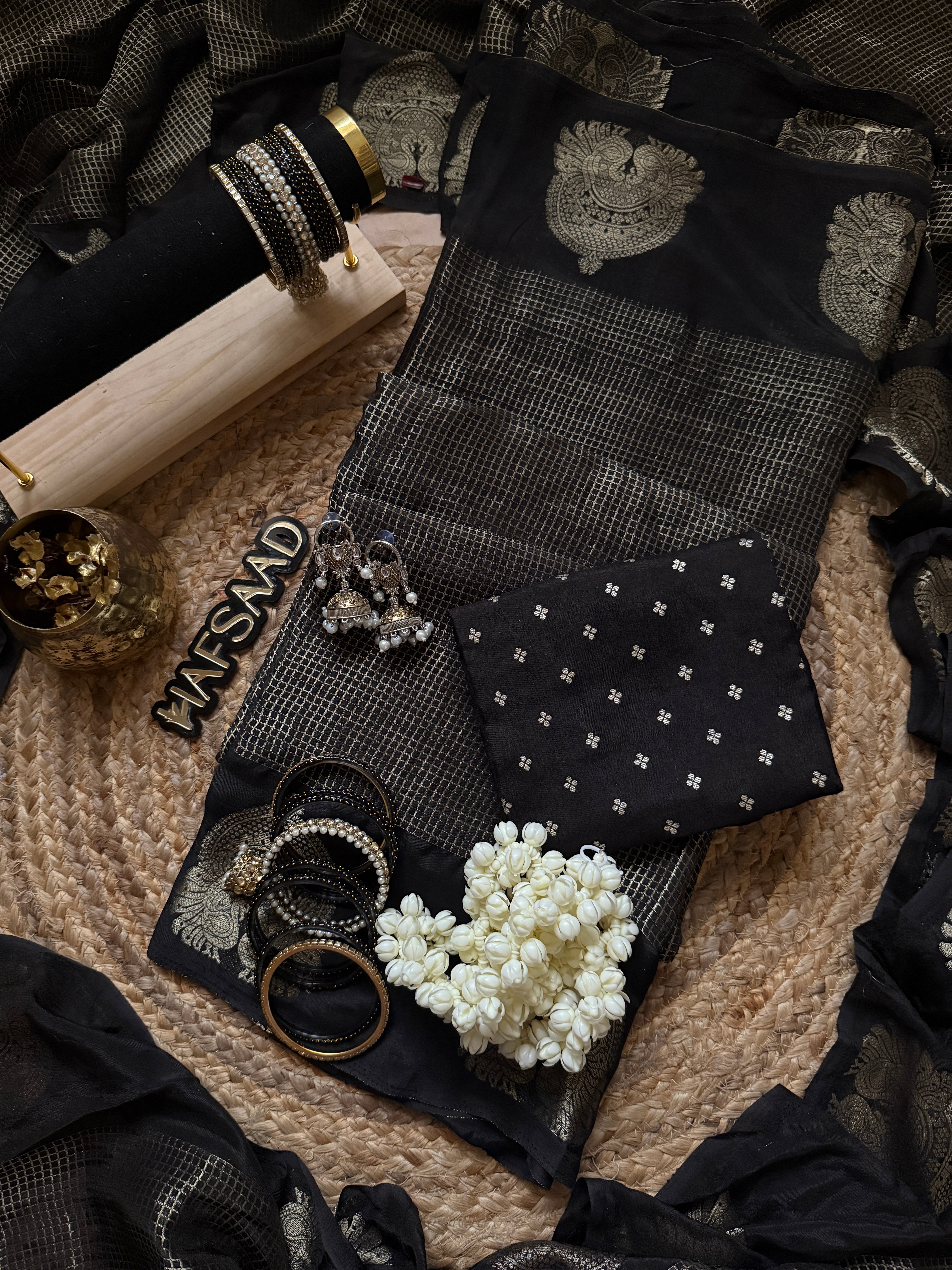 Manisha saree gift combo