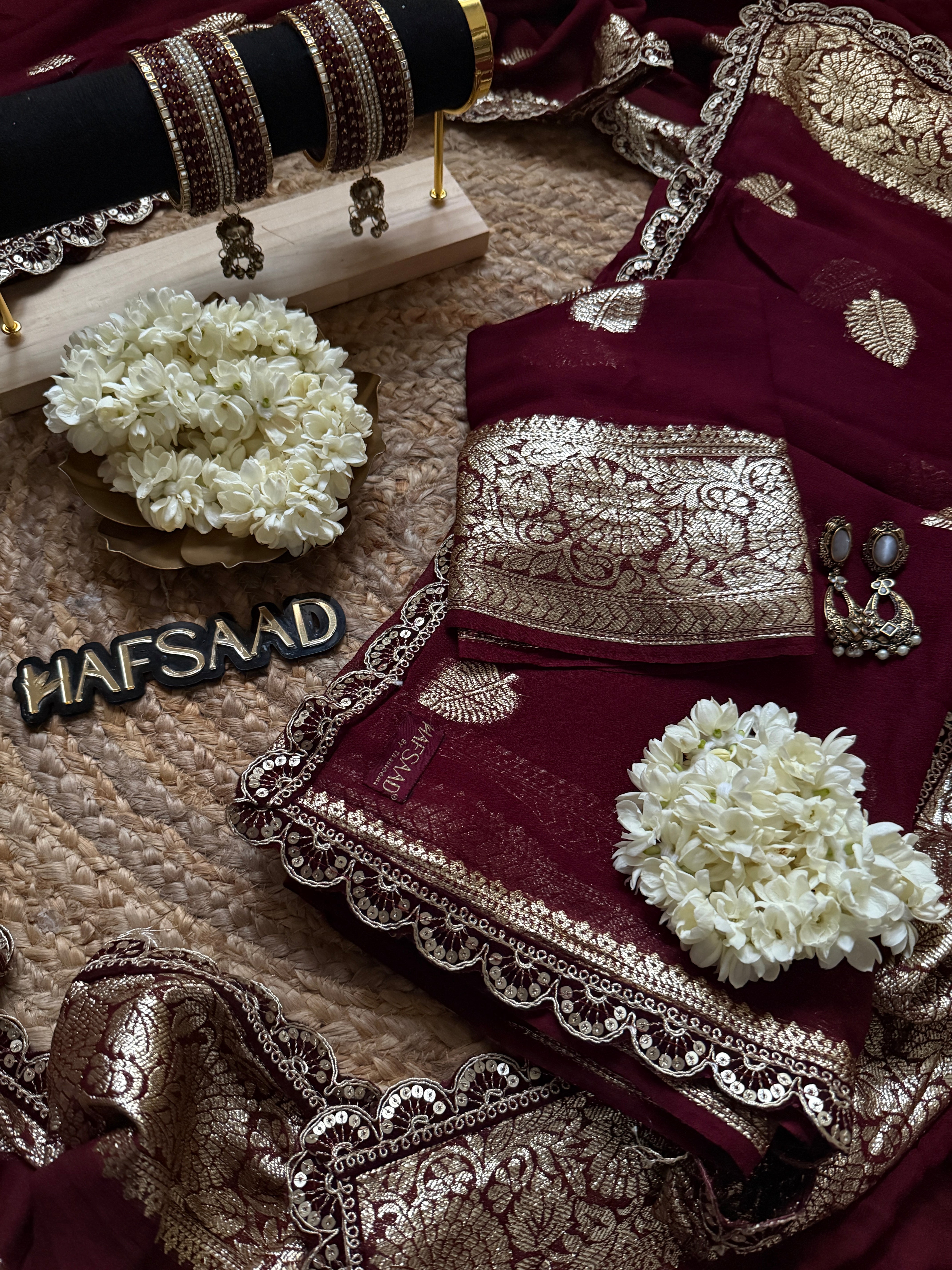 Nafeesa Saree Gift Combo (Maroon)