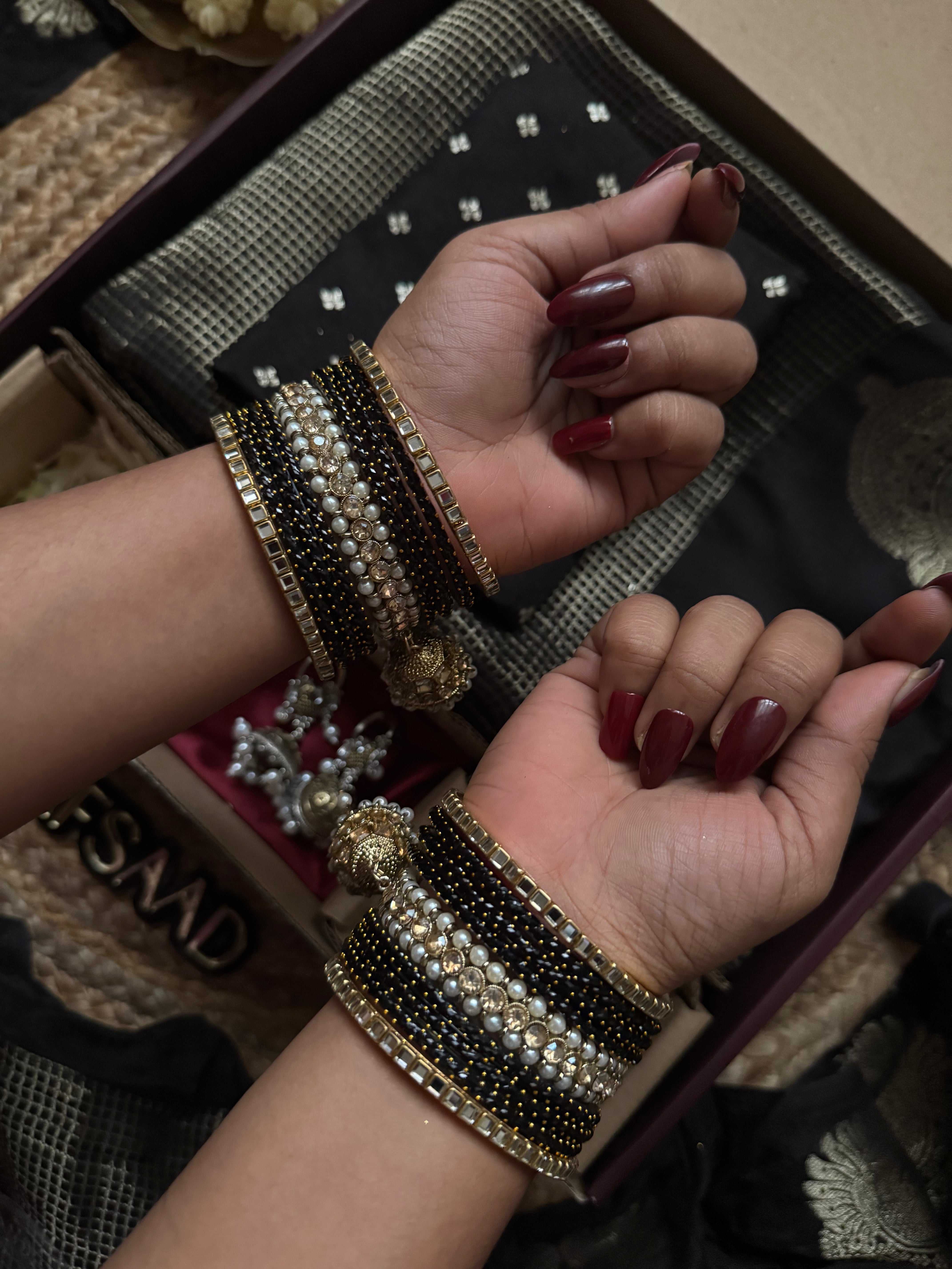 Manisha saree gift combo