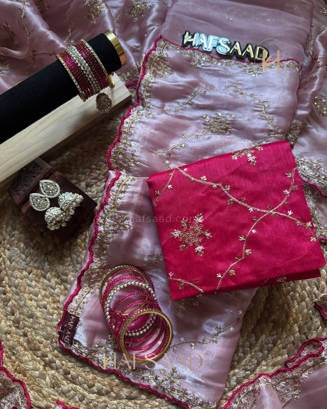 Gulabi Saree Gift Combo (Pink)