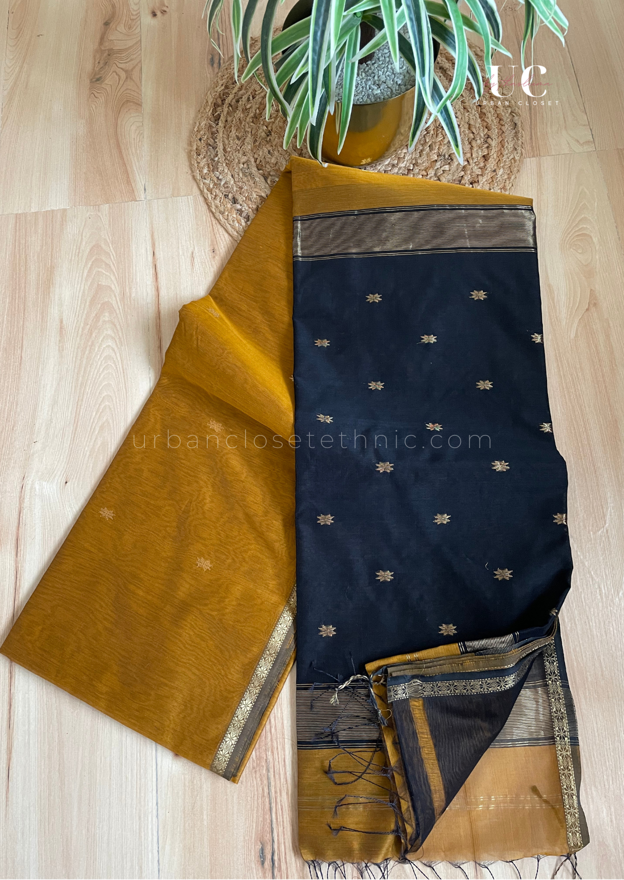 Khadhal- Maheshwari silk cotton saree