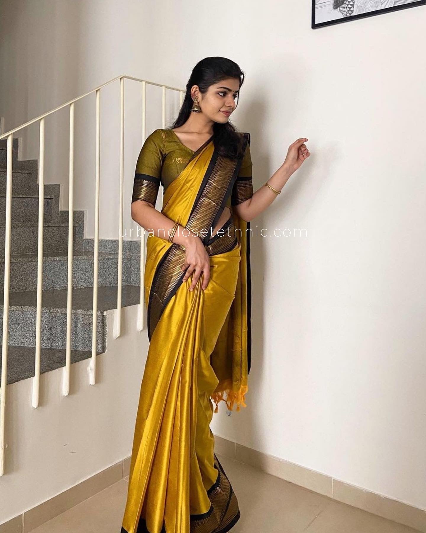 Green woven art silk sarees saree with blouse - Shangrila Designer - 3996354