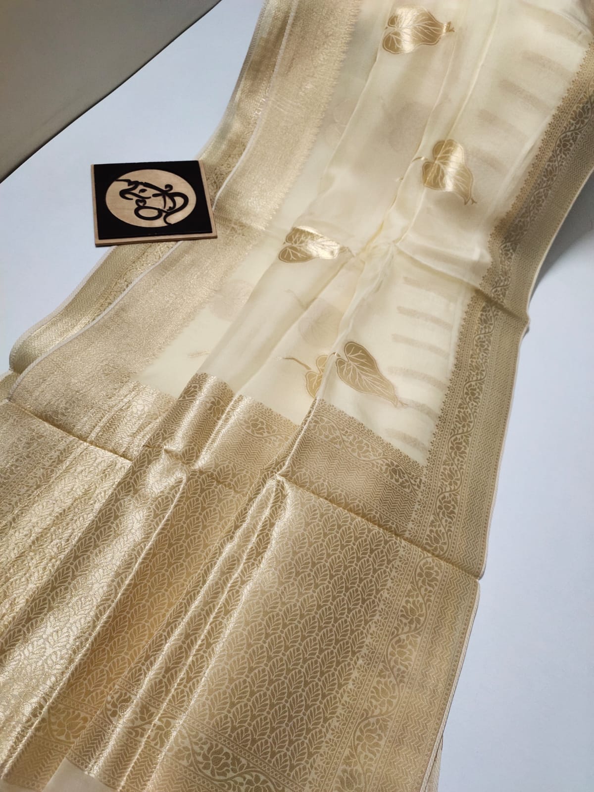 Amrutha-Mallu cream soft silk saree